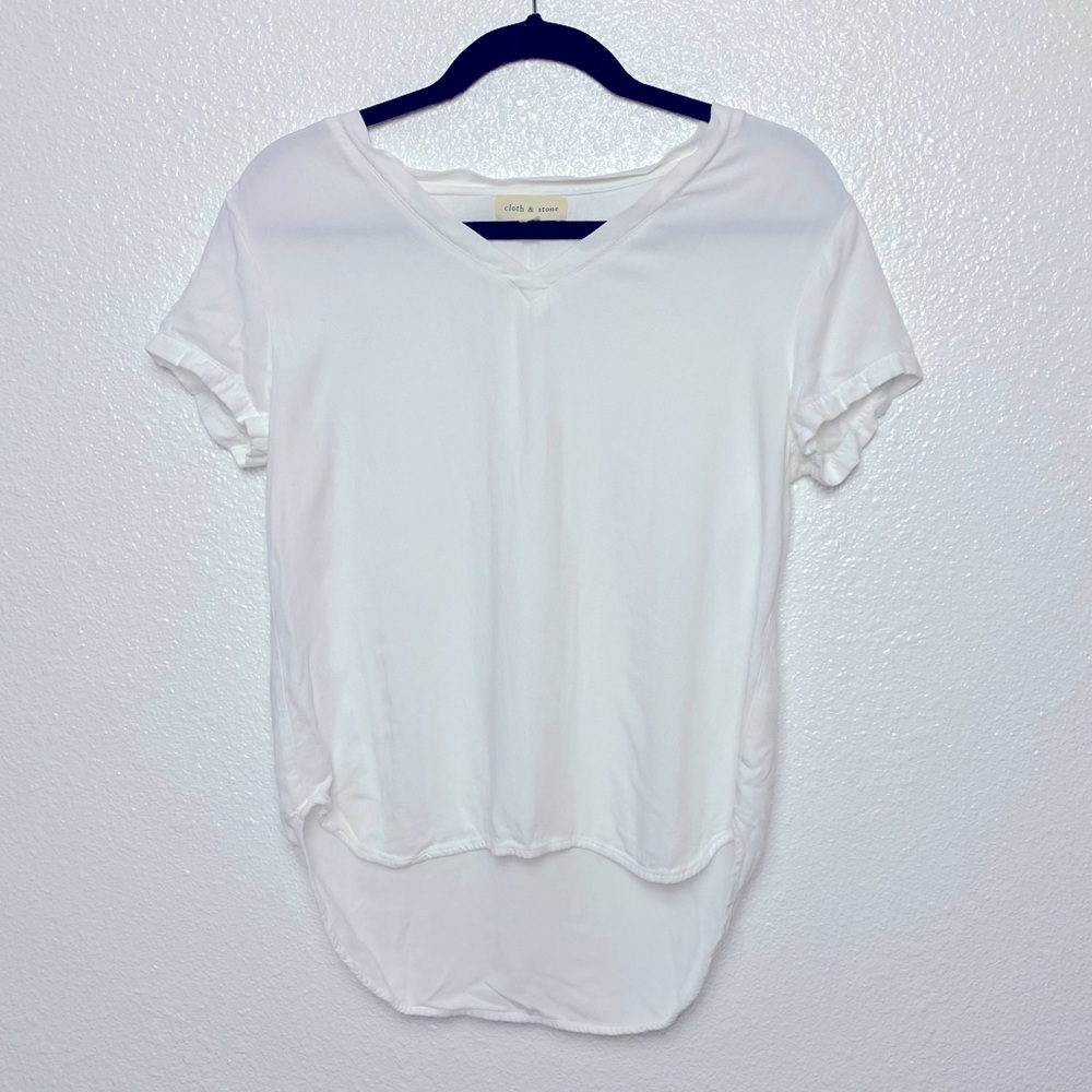 Cloth & Stone short sleeved V-neck Tee in white medium oversized Flowy